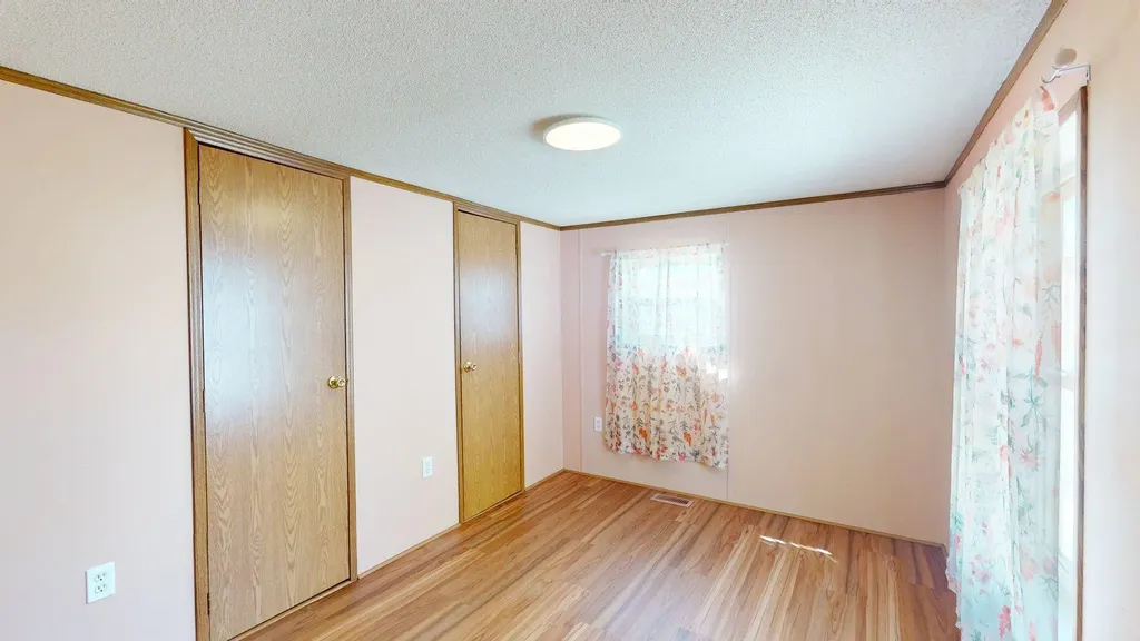 89 End Street Salem NH 03079