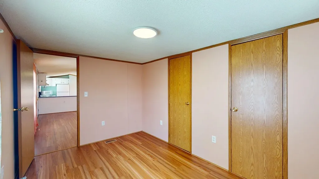 89 End Street Salem NH 03079