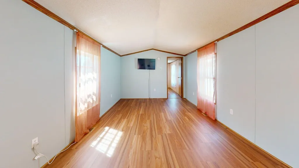 89 End Street Salem NH 03079