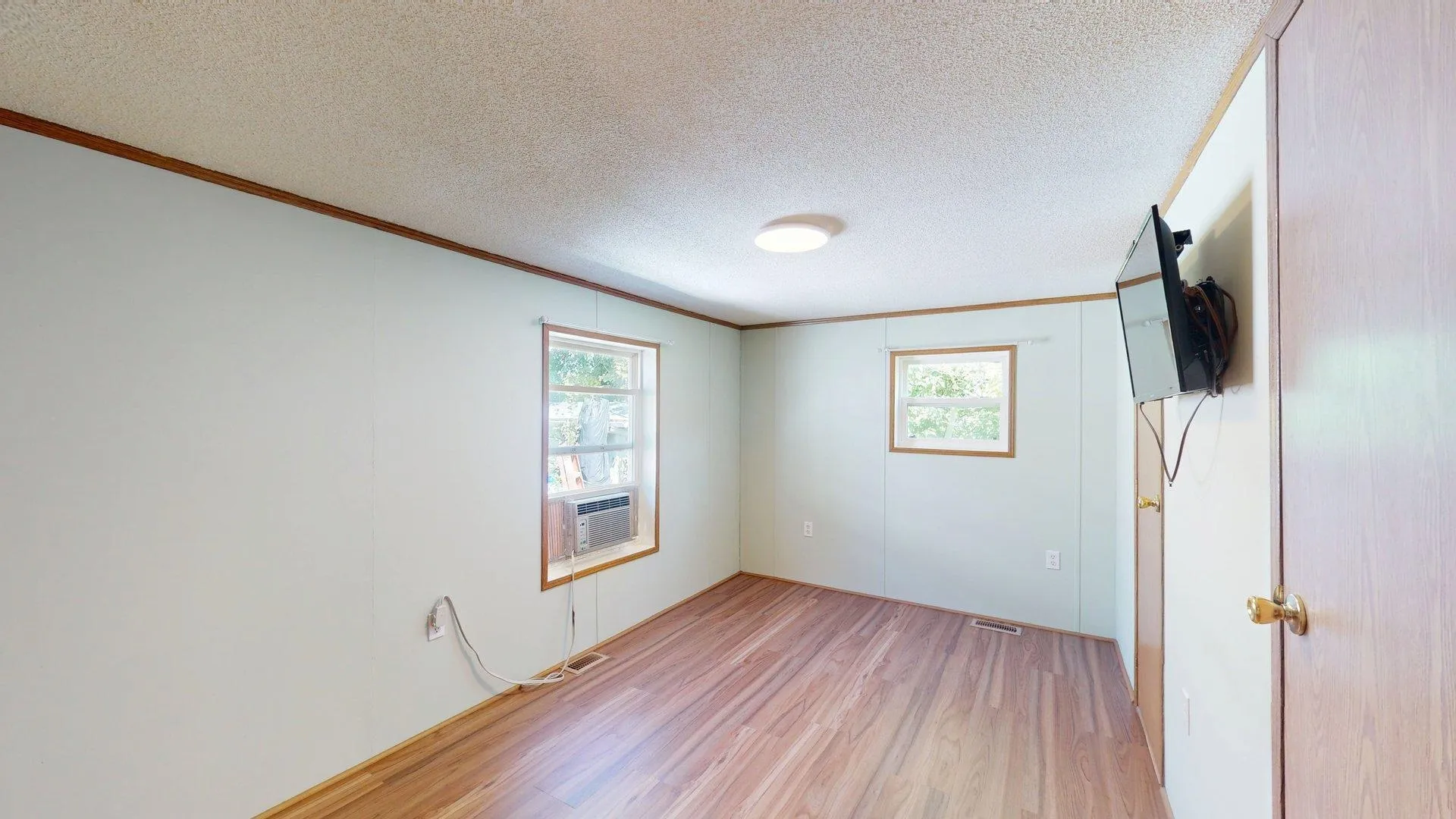 89 End Street Salem NH 03079