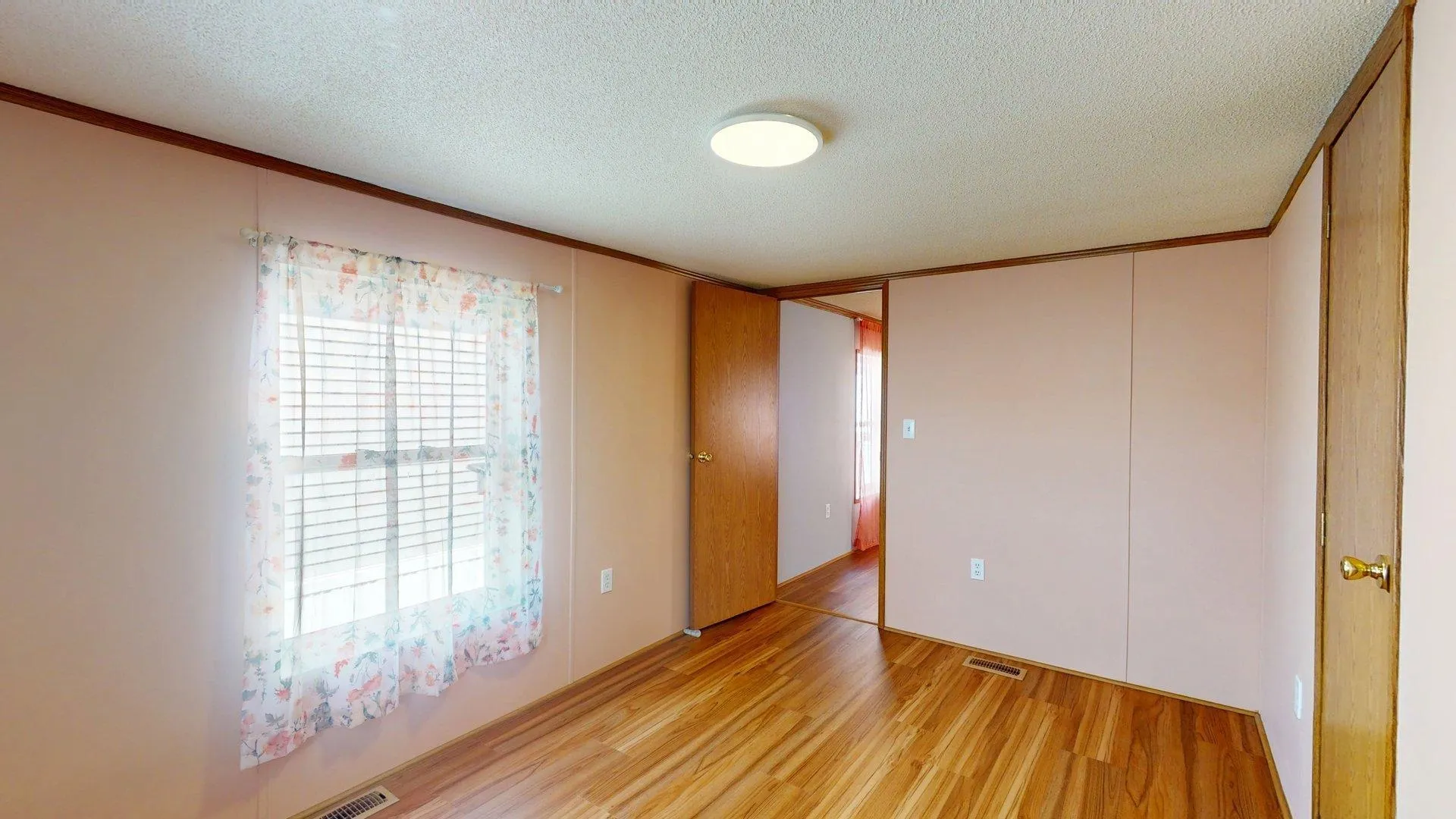 89 End Street Salem NH 03079