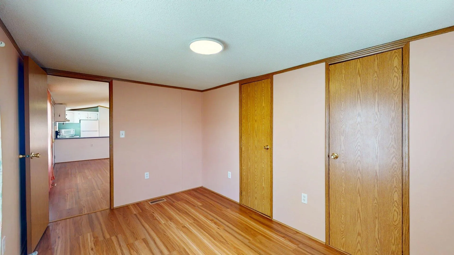 89 End Street Salem NH 03079