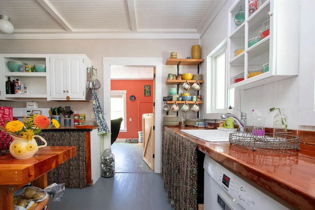 2507 Vermont Route 100 Lowell VT 05847