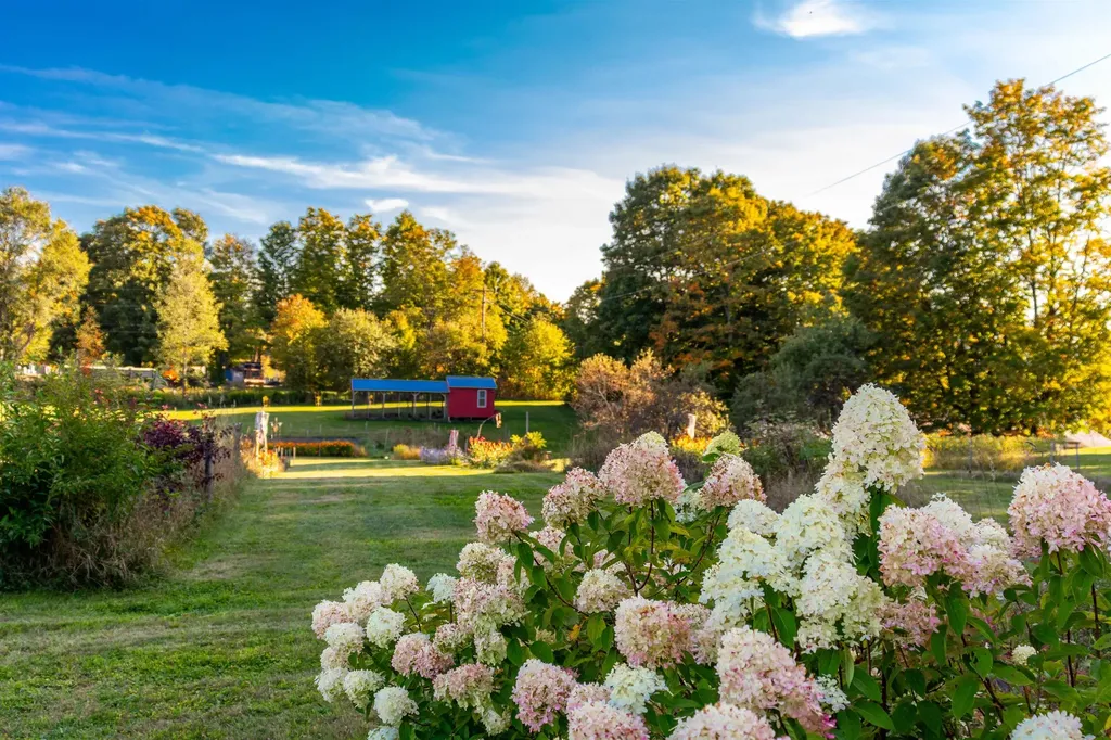 2507 Vermont Route 100 Lowell VT 05847