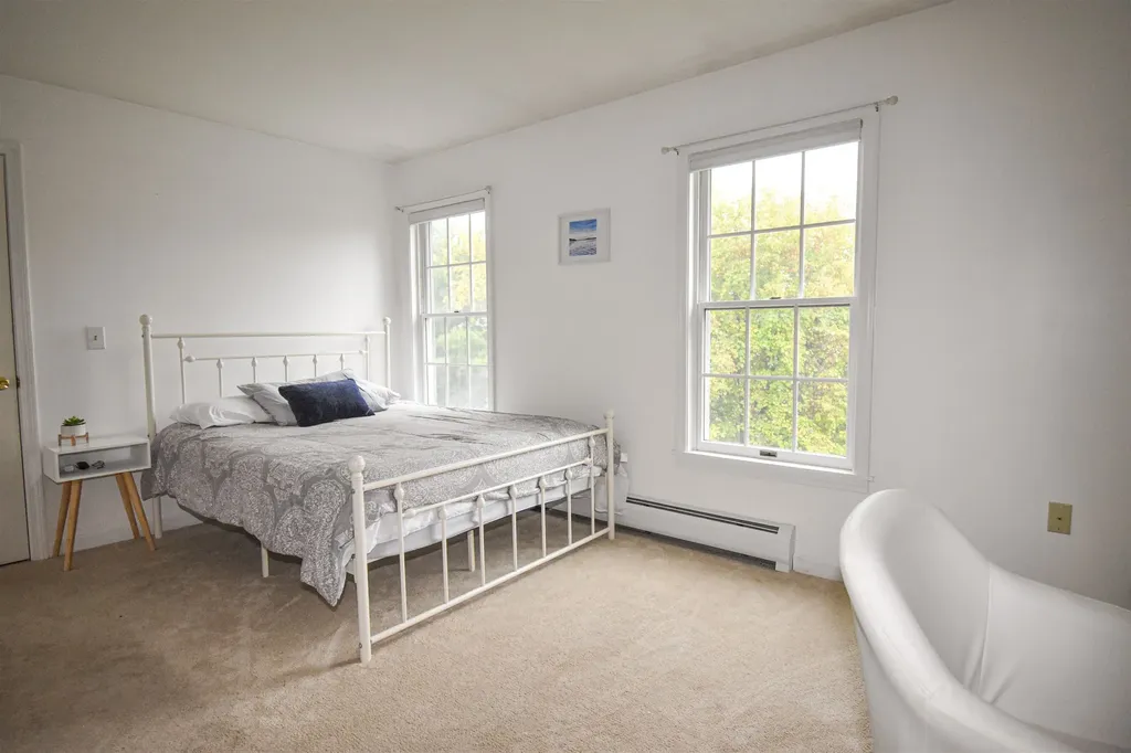 2B Country Commons Vergennes VT 05491