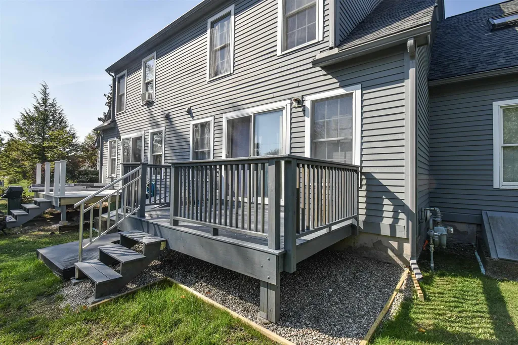 2B Country Commons Vergennes VT 05491