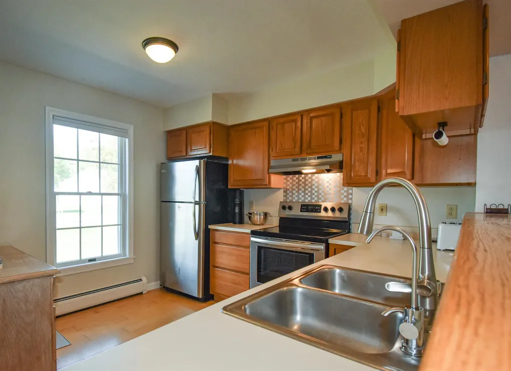 2B Country Commons Vergennes VT 05491