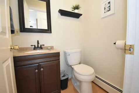 2B Country Commons Vergennes VT 05491