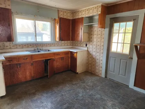 19 Norton Avenue Poultney VT 05764