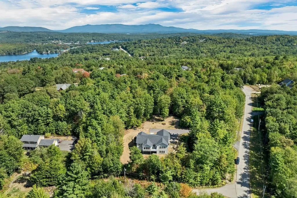 22 Clover Ridge Road Meredith NH 03253