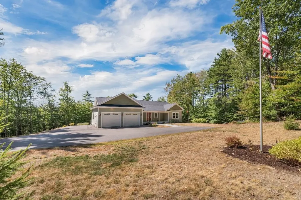 22 Clover Ridge Road Meredith NH 03253