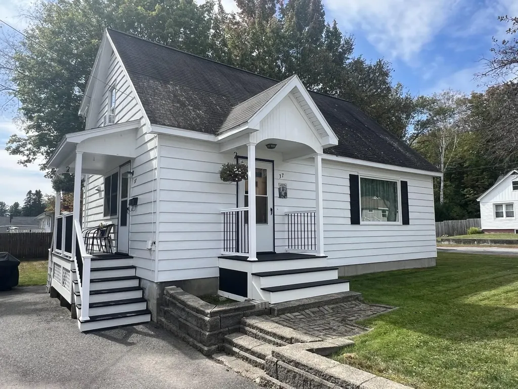 37 Pine Island Avenue Berlin NH 03570