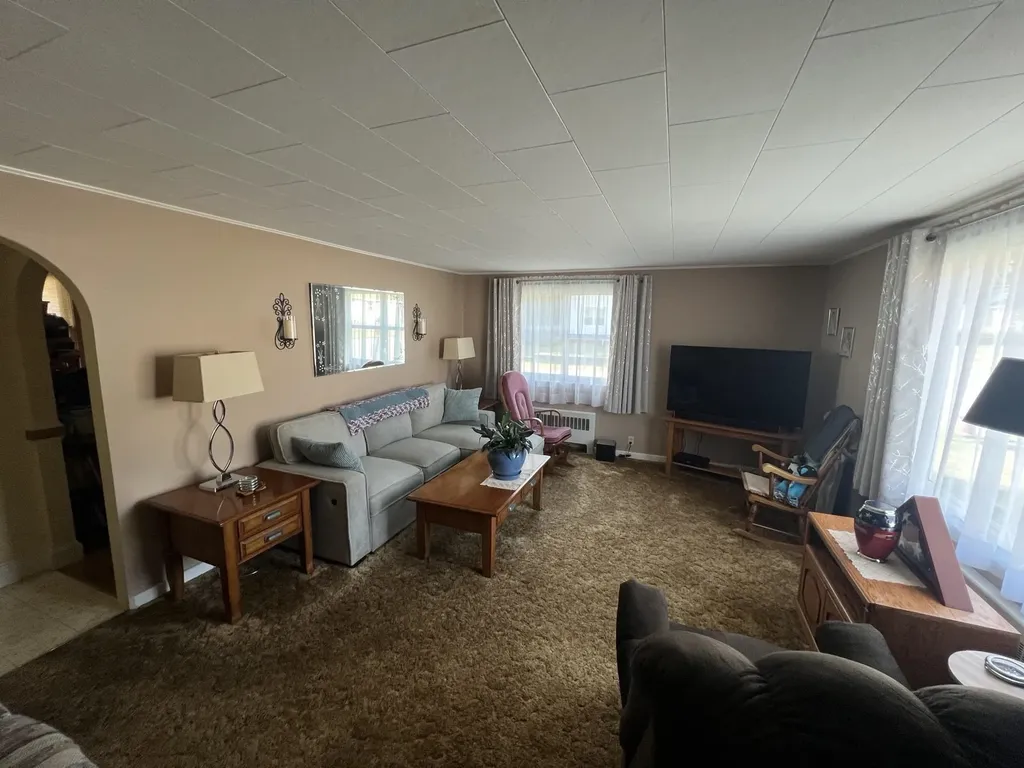 37 Pine Island Avenue Berlin NH 03570