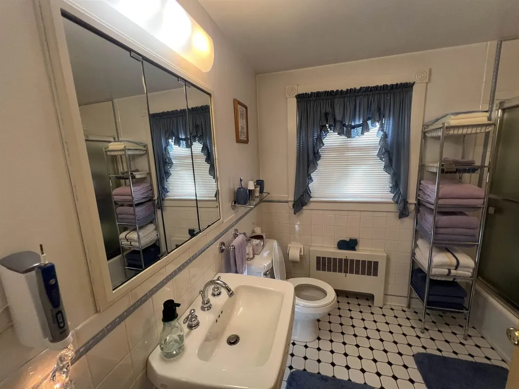 37 Pine Island Avenue Berlin NH 03570