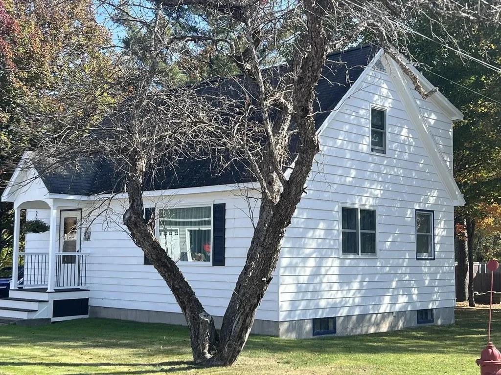 37 Pine Island Avenue Berlin NH 03570