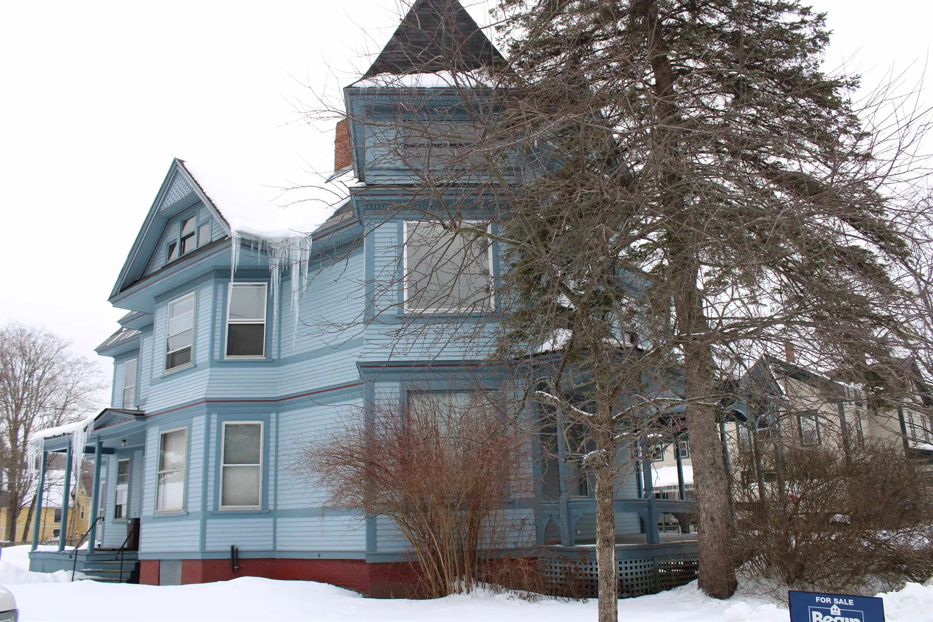 69 Winter Street St. Johnsbury VT 05819