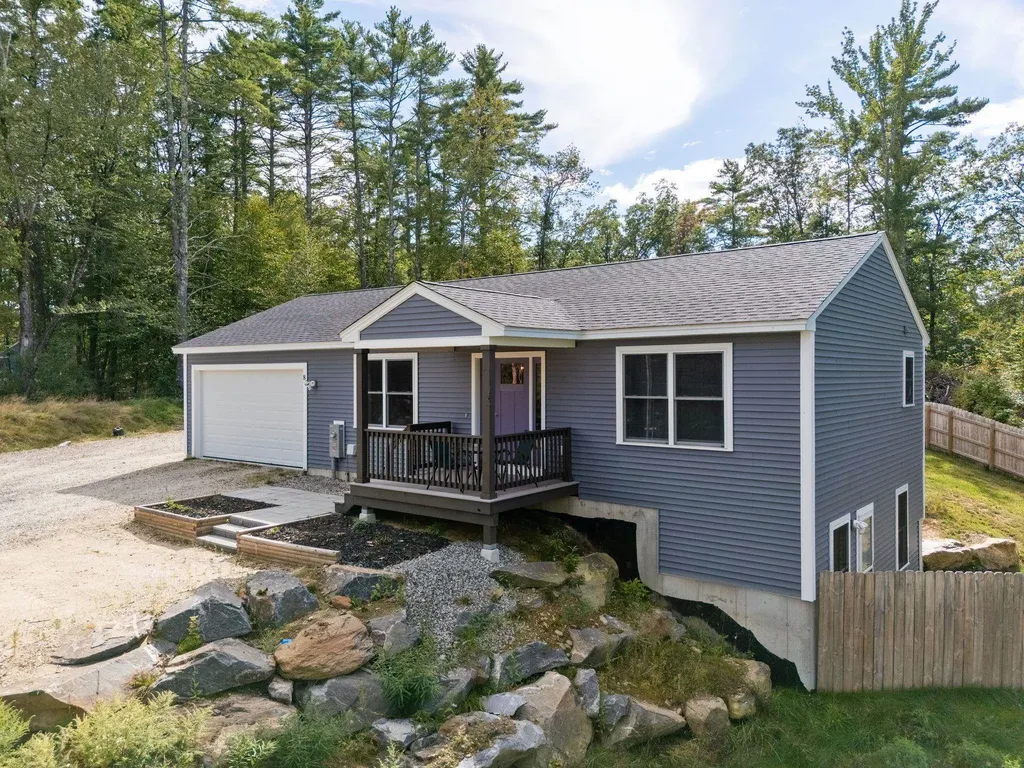 86 Long Shores Drive Barrington NH 03825
