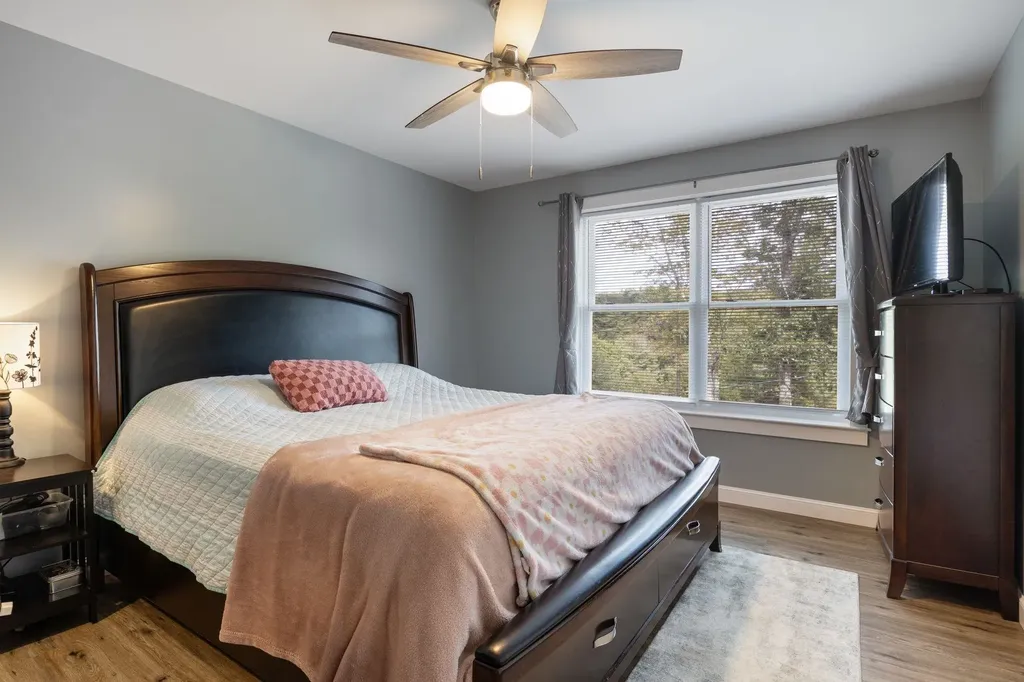 86 Long Shores Drive Barrington NH 03825