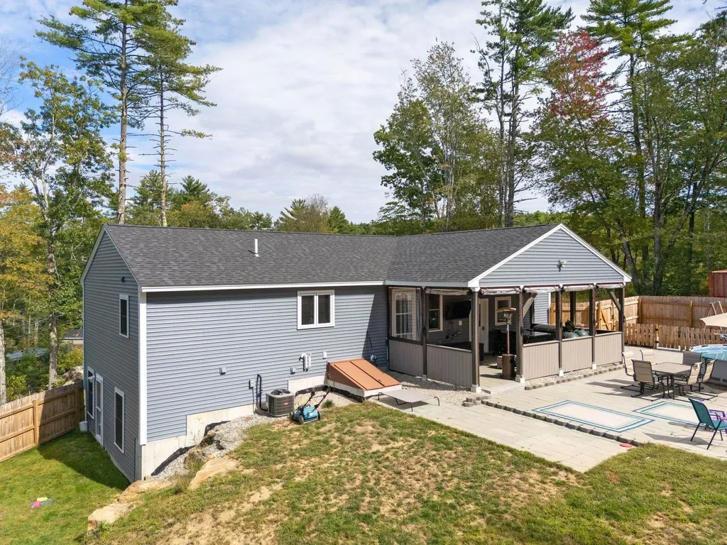 86 Long Shores Drive Barrington NH 03825