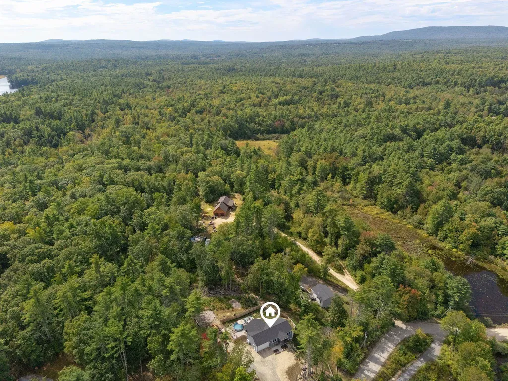 86 Long Shores Drive Barrington NH 03825