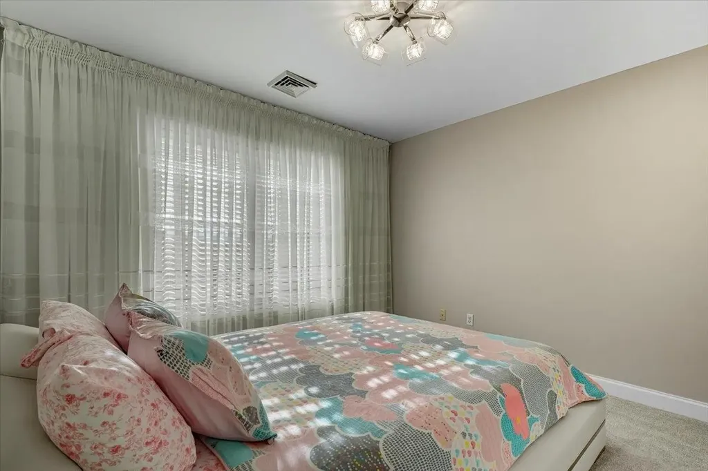 117 Bay Road Colchester VT 05446