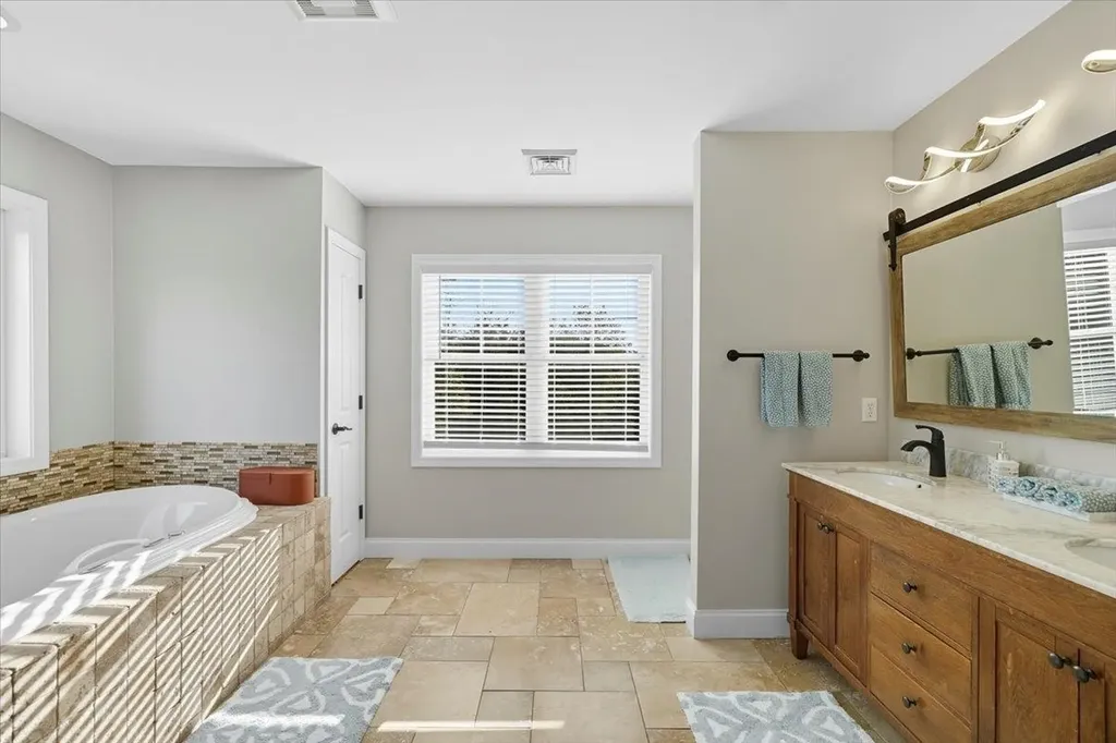 117 Bay Road Colchester VT 05446