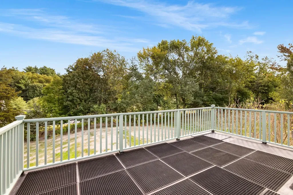 71 Winnicut Road North Hampton NH 03862