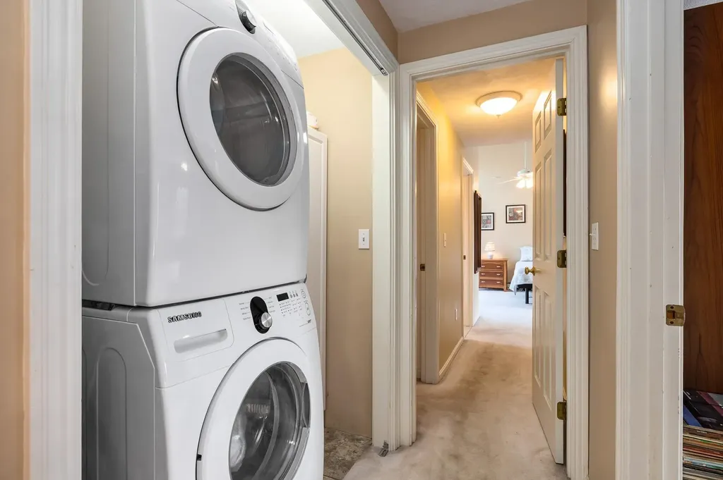 71 Winnicut Road North Hampton NH 03862