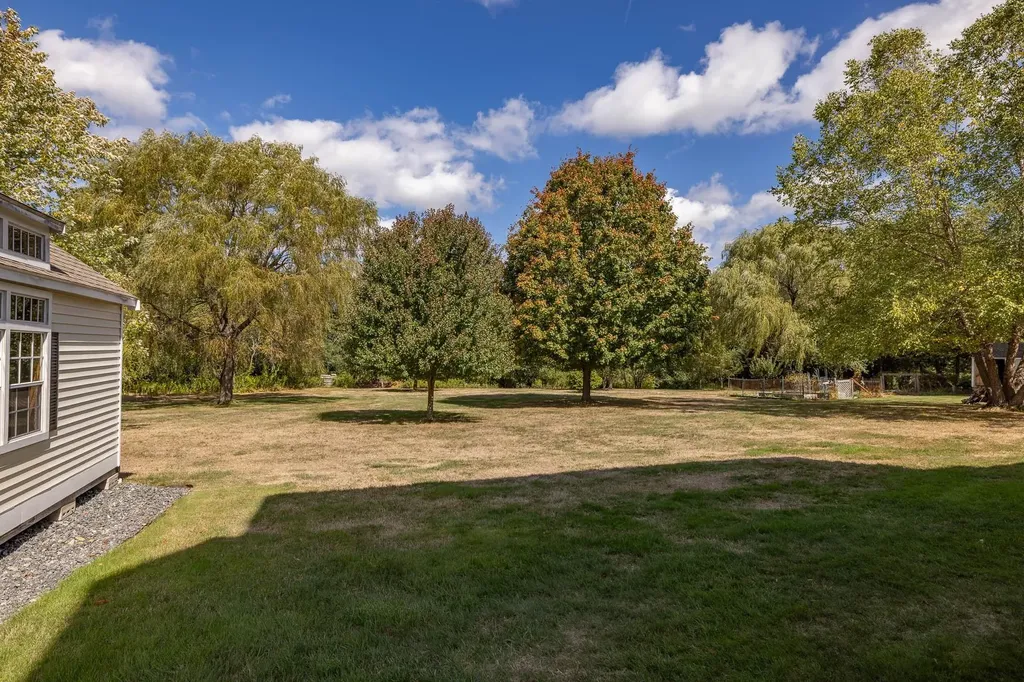 71 Winnicut Road North Hampton NH 03862