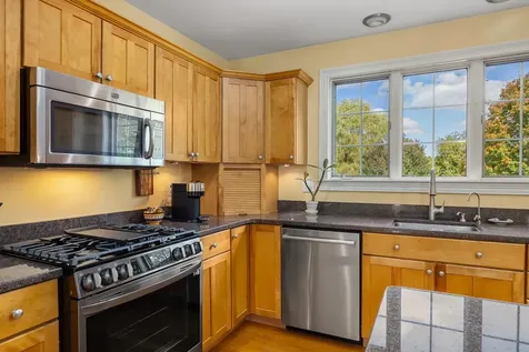 71 Winnicut Road North Hampton NH 03862