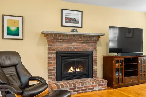 71 Winnicut Road North Hampton NH 03862