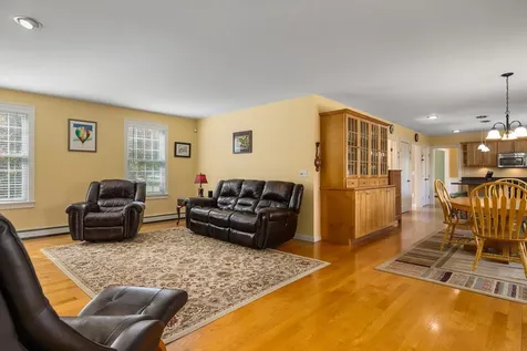 71 Winnicut Road North Hampton NH 03862