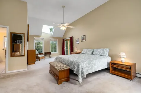 71 Winnicut Road North Hampton NH 03862