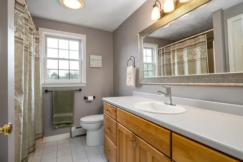 71 Winnicut Road North Hampton NH 03862