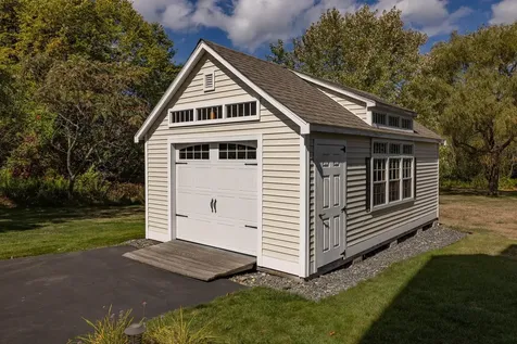 71 Winnicut Road North Hampton NH 03862