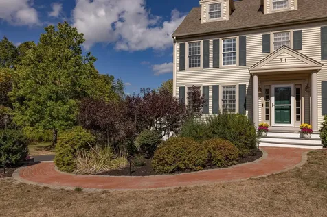 71 Winnicut Road North Hampton NH 03862