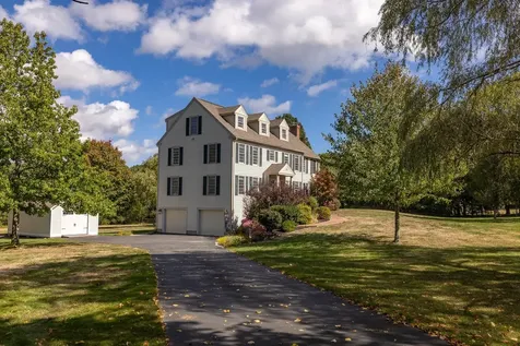 71 Winnicut Road North Hampton NH 03862