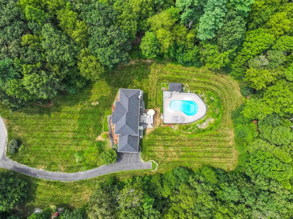 78 Stonebridge Drive Chester NH 03036