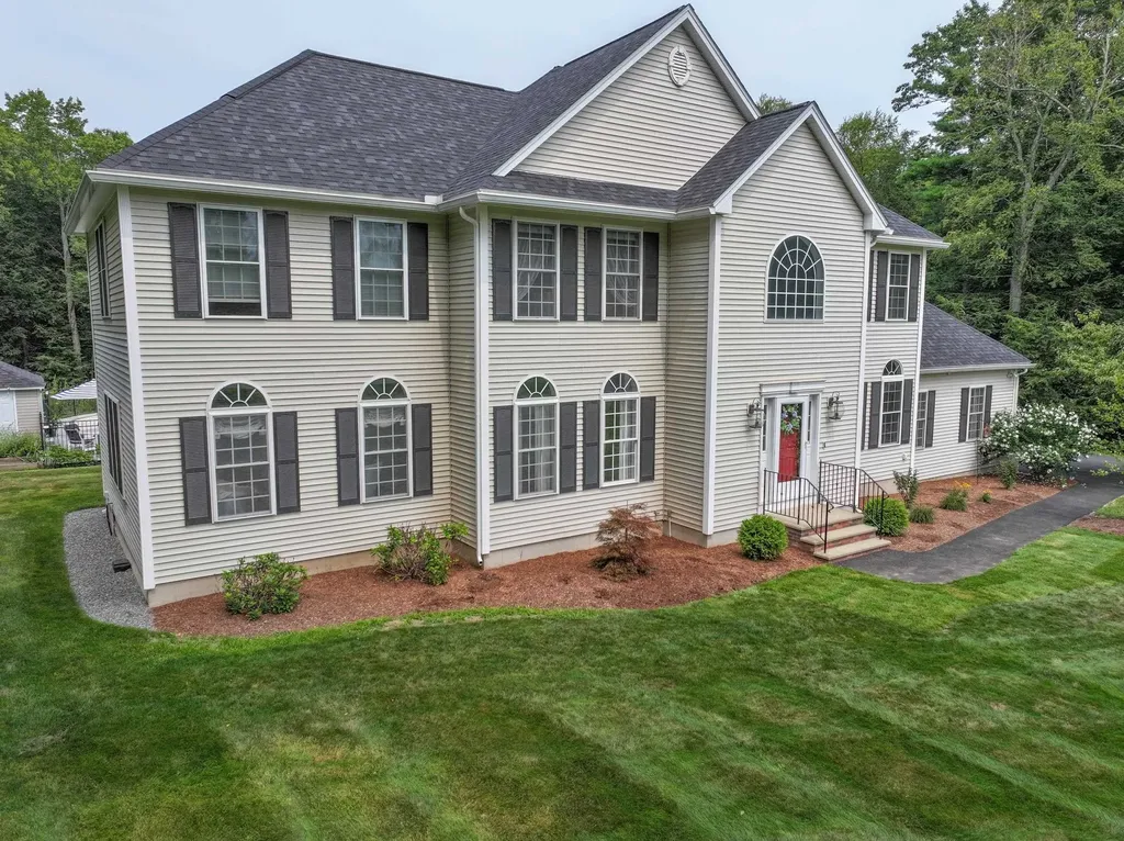 78 Stonebridge Drive Chester NH 03036