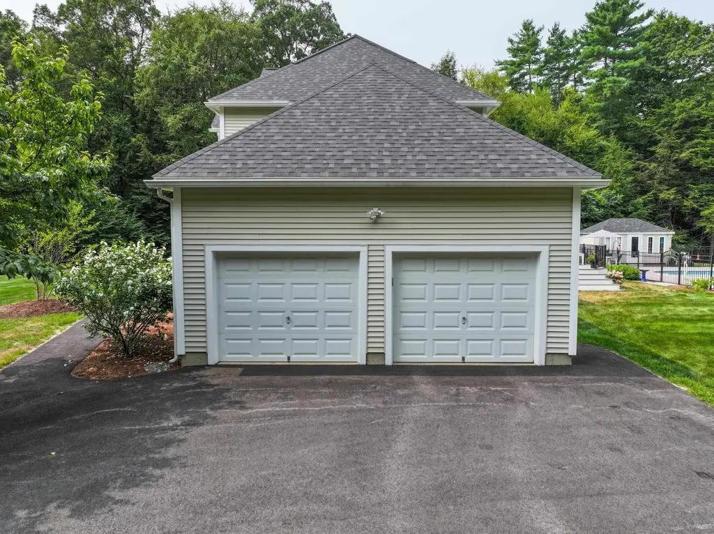 78 Stonebridge Drive Chester NH 03036