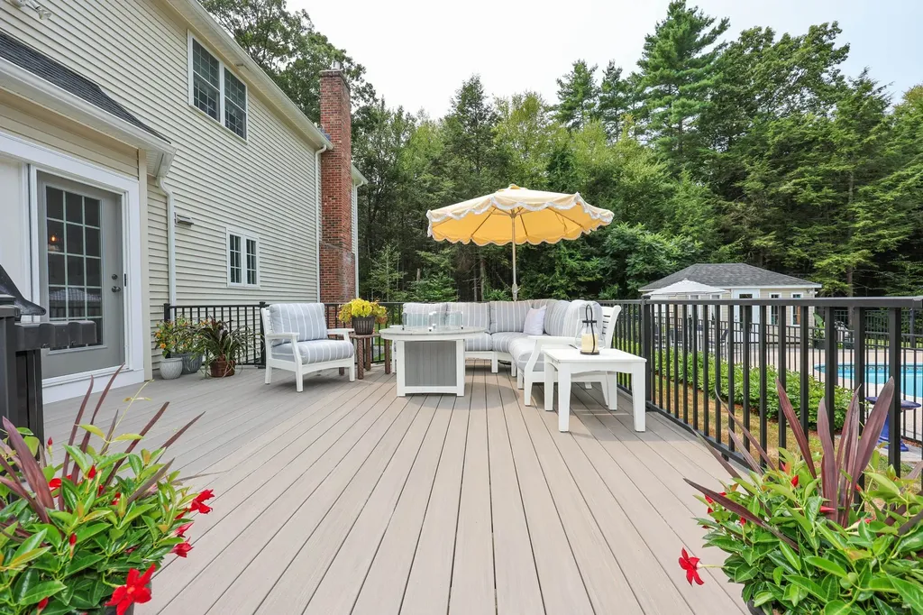 78 Stonebridge Drive Chester NH 03036