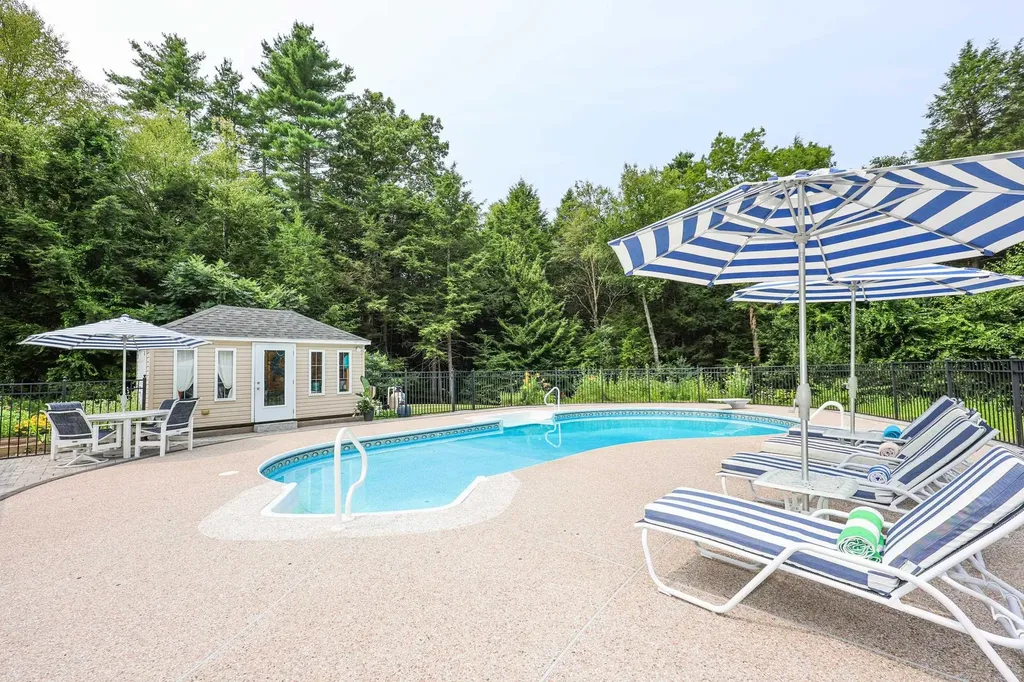 78 Stonebridge Drive Chester NH 03036