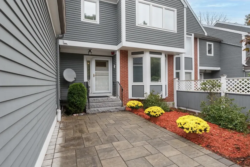 49 Hickory Lane Windham NH 03087