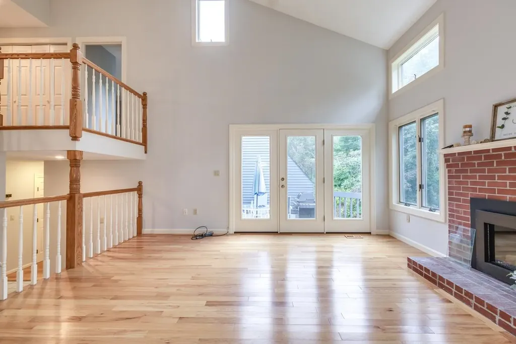 49 Hickory Lane Windham NH 03087