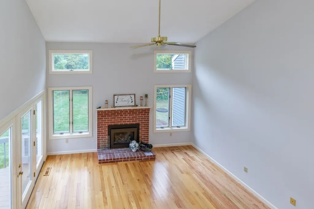 49 Hickory Lane Windham NH 03087