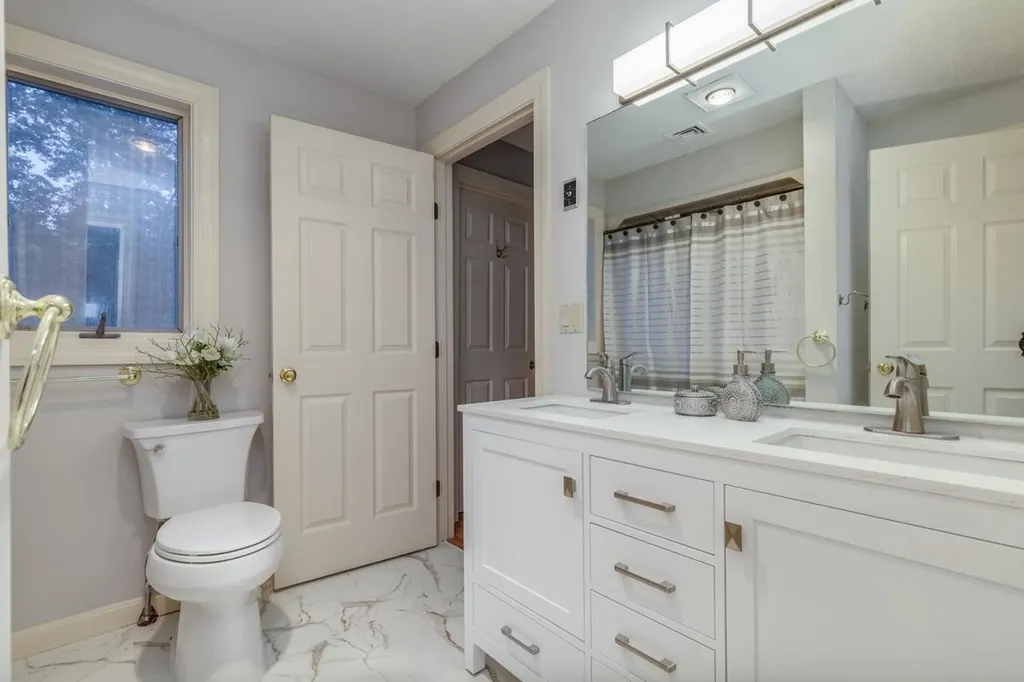 49 Hickory Lane Windham NH 03087