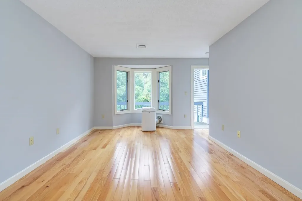 49 Hickory Lane Windham NH 03087