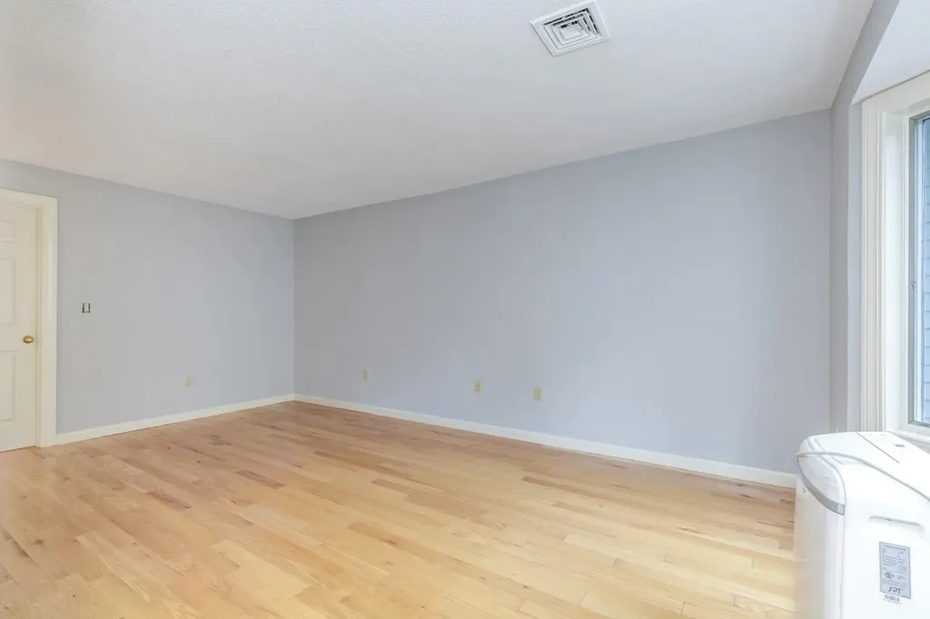 49 Hickory Lane Windham NH 03087