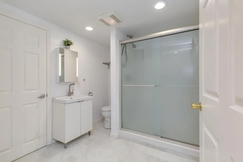 49 Hickory Lane Windham NH 03087