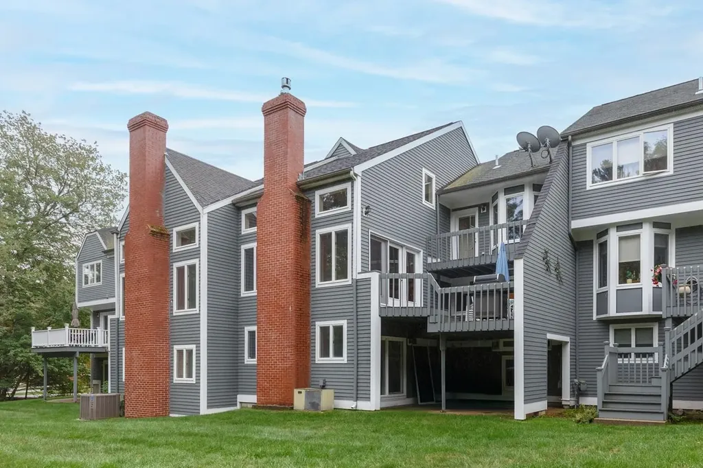 49 Hickory Lane Windham NH 03087